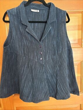 Pegasus Woman Navy Blue Textured Sleeveless Notch-Collar Tunic